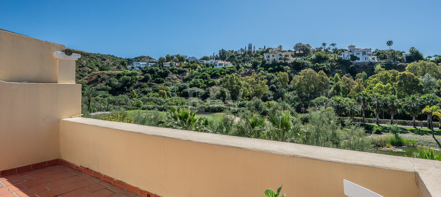 2-Bedroom Apartment with Golf Views in La Quinta
