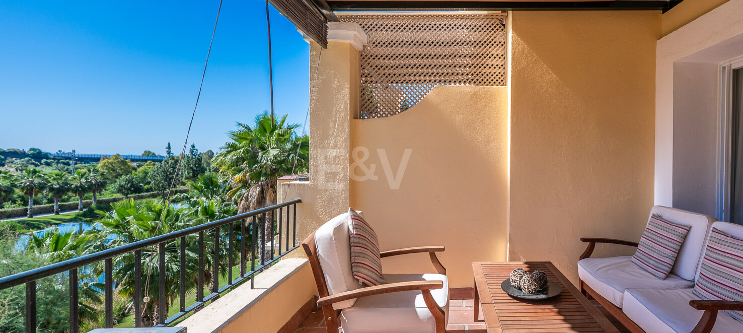 2-Bedroom Apartment with Golf Views in La Quinta