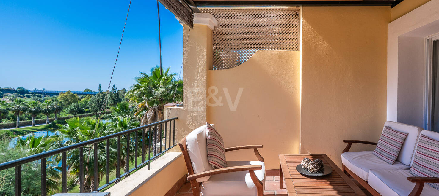 2-Bedroom Apartment with Golf Views in La Quinta