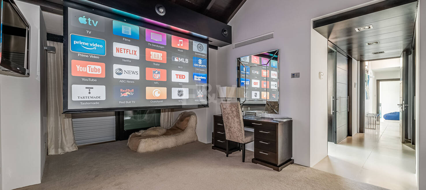 El mejor precio en Sierra Blanca: villa moderna con vistas al mar