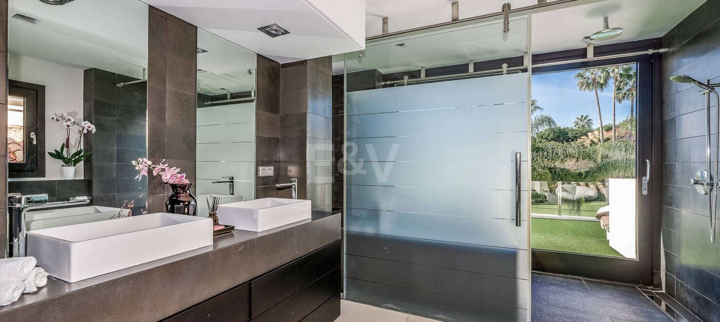 El mejor precio en Sierra Blanca: villa moderna con vistas al mar