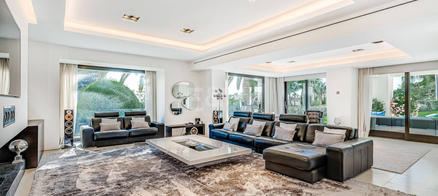 El mejor precio en Sierra Blanca: villa moderna con vistas al mar