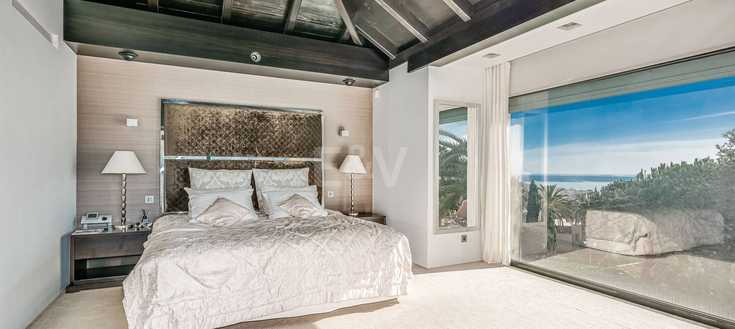 El mejor precio en Sierra Blanca: villa moderna con vistas al mar