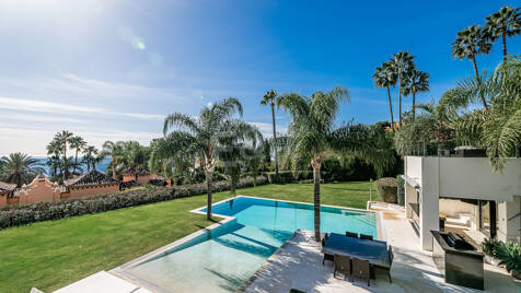 Best Price in Sierra Blanca: Modern Villa with Sea Views