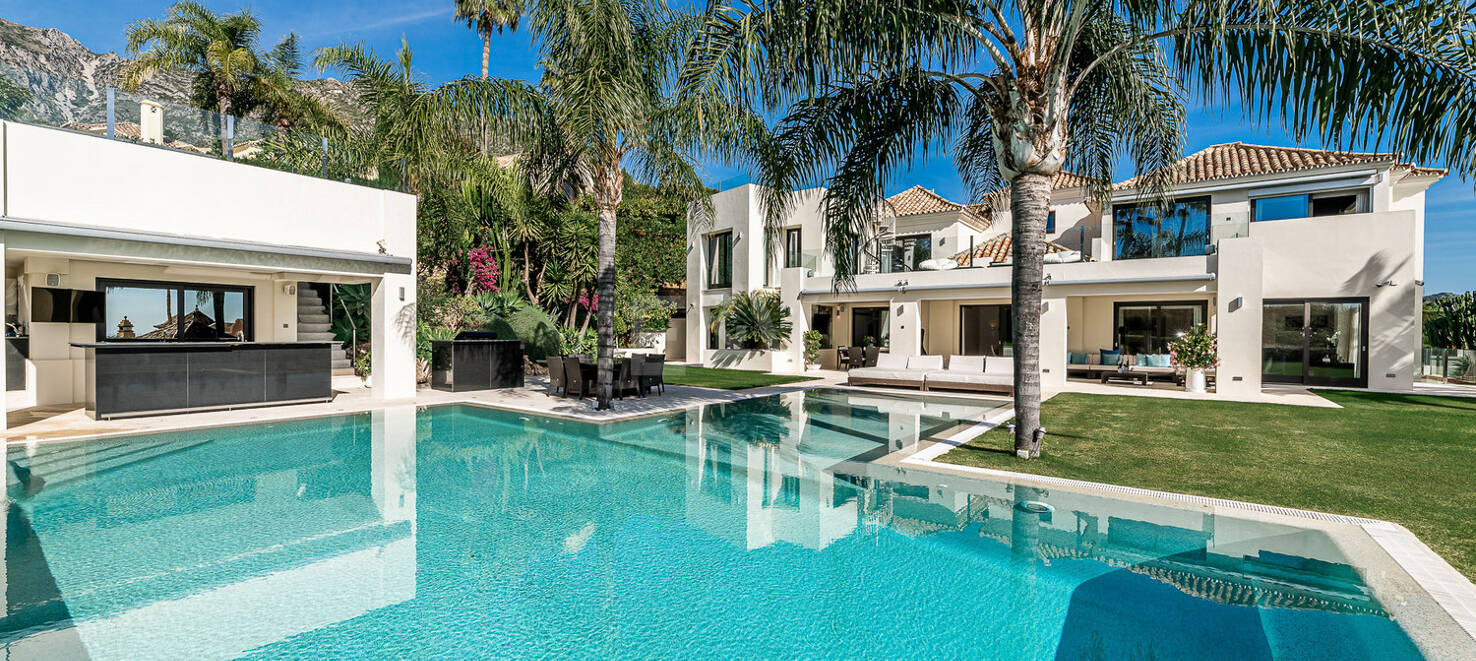 El mejor precio en Sierra Blanca: villa moderna con vistas al mar