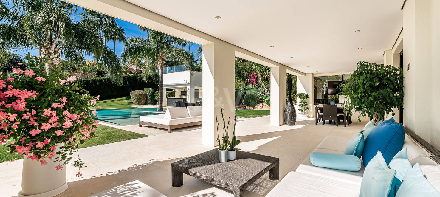 El mejor precio en Sierra Blanca: villa moderna con vistas al mar