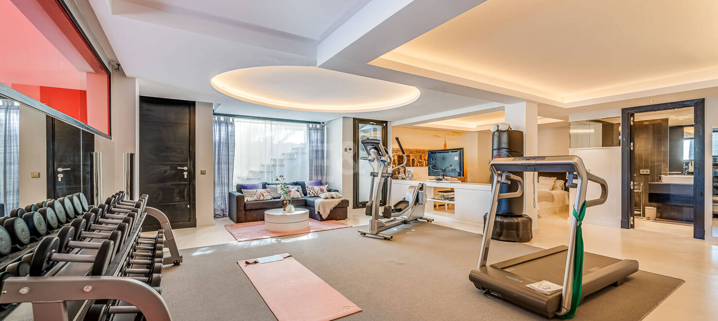 El mejor precio en Sierra Blanca: villa moderna con vistas al mar