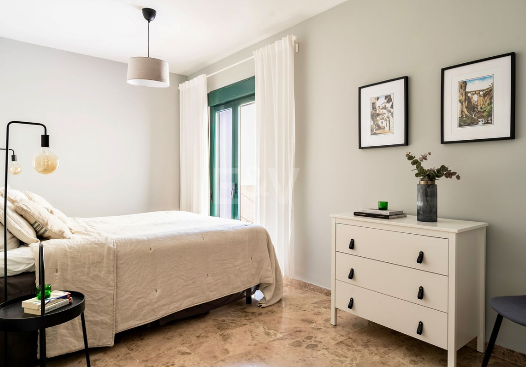 Elegante Penthouse mit Meerblick nahe dem Strand