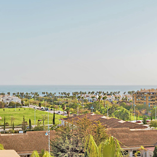 Elegant Penthouse with Sea Views close to the beach