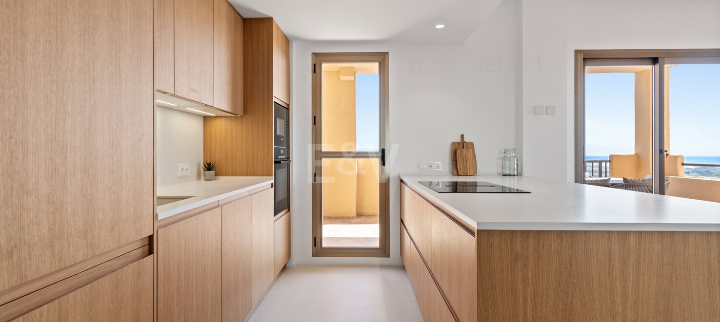 Moderne Eckwohnung mit Meerblick und zwei Terrassen