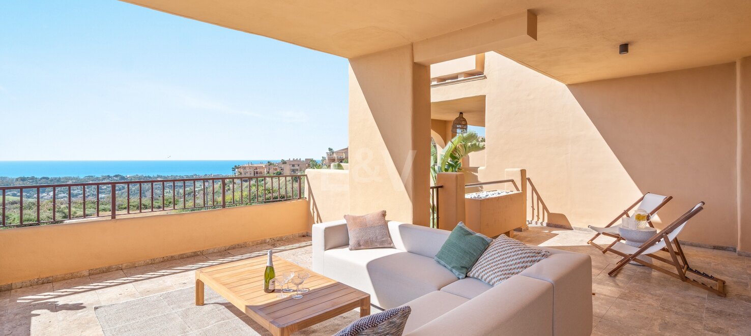 Moderne Eckwohnung mit Meerblick und zwei Terrassen