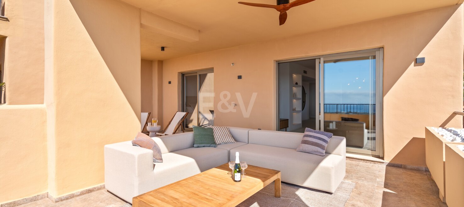 Moderne Eckwohnung mit Meerblick und zwei Terrassen
