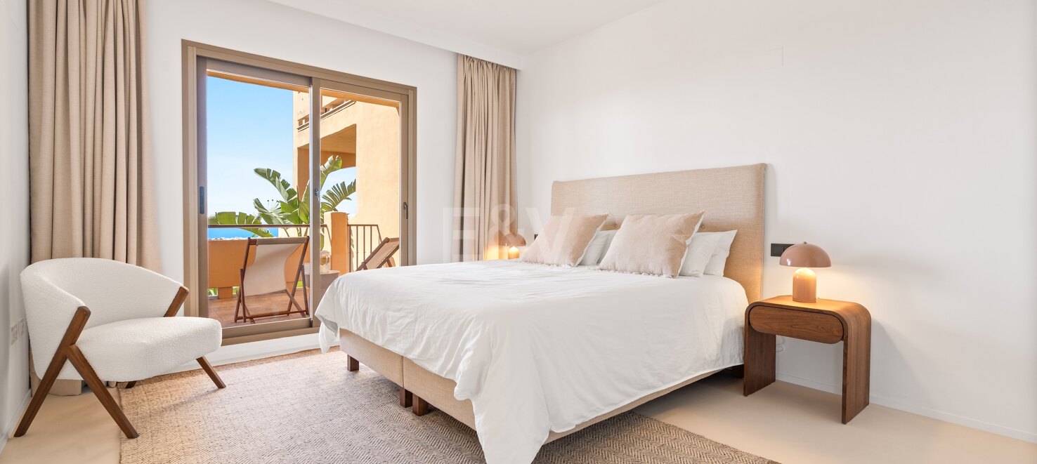 Moderne Eckwohnung mit Meerblick und zwei Terrassen