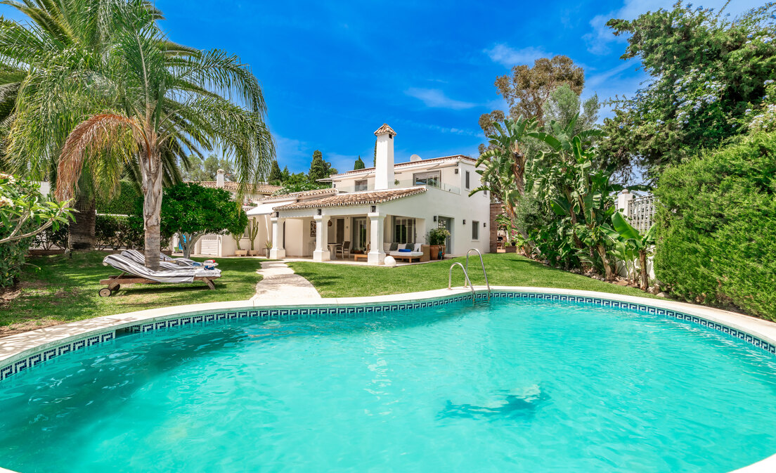 Villa ligger inom naturen som kombinerar Stil & Serenity nära La Quinta