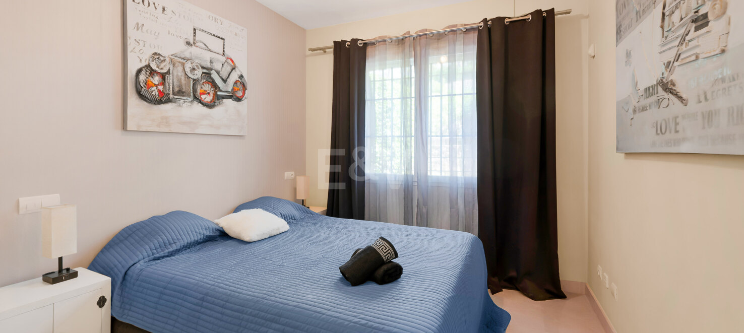 Tranquil och stilfullt hem med hisnande utsikt och exceptionell utomhusutrymme