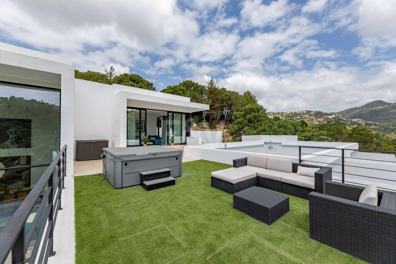 Excepcional villa moderna con privacidad, naturaleza y vistas panorámicas