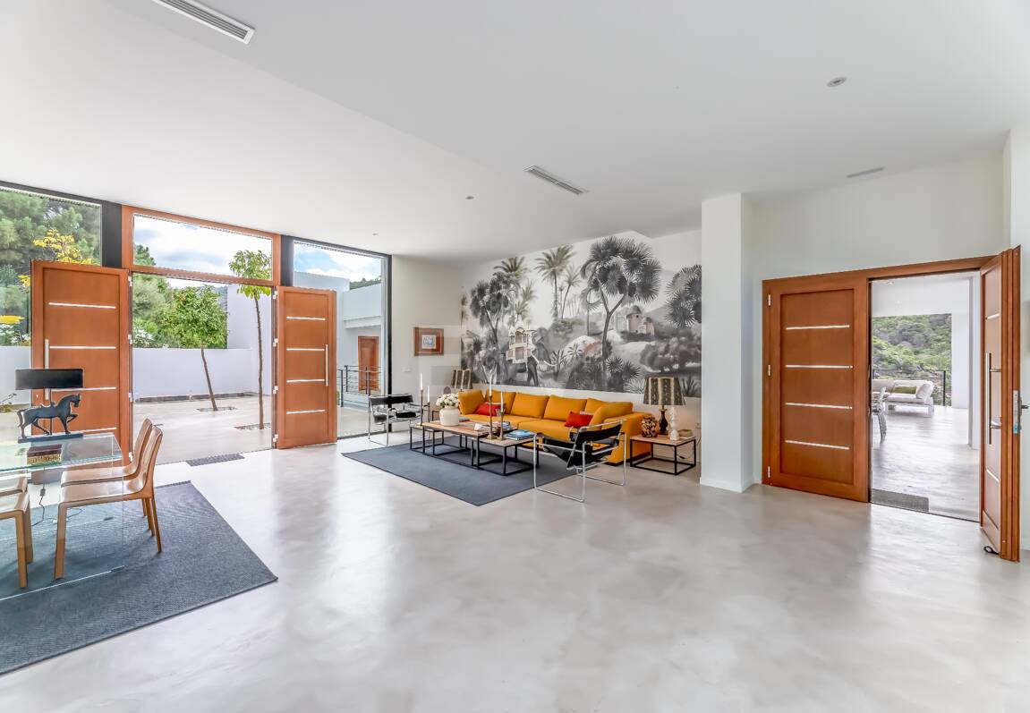 Exceptional Modern Villa with Privacy, Nature & Panoramic Views