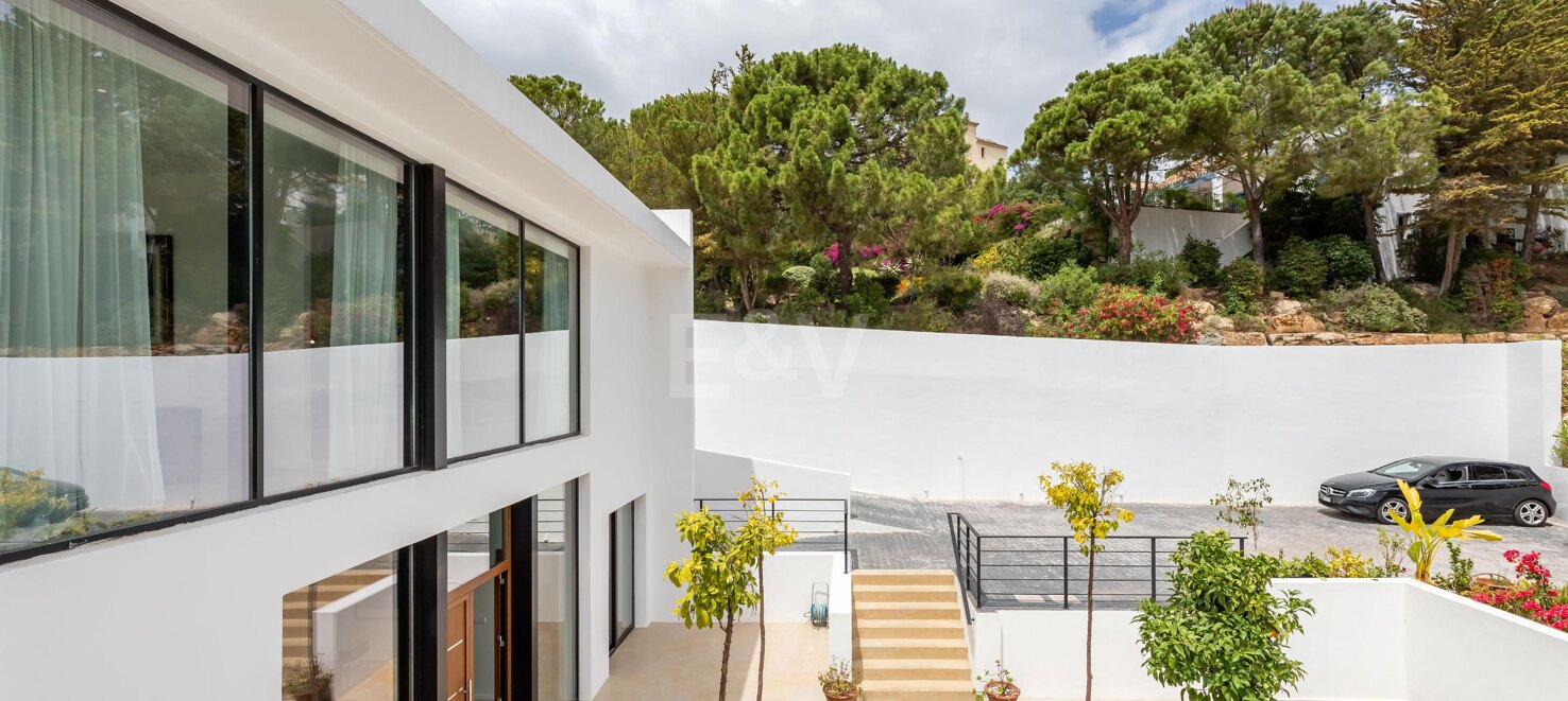 Außergewöhnliche moderne Villa mit Privatsphäre, Natur & Panoramablick