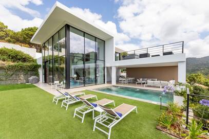 Exceptional Modern Villa with Privacy, Nature & Panoramic Views