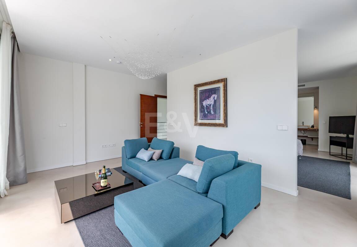 Exceptional Modern Villa with Privacy, Nature & Panoramic Views