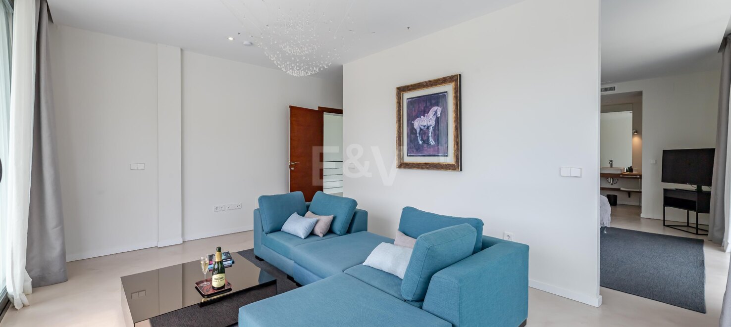 Außergewöhnliche moderne Villa mit Privatsphäre, Natur & Panoramablick
