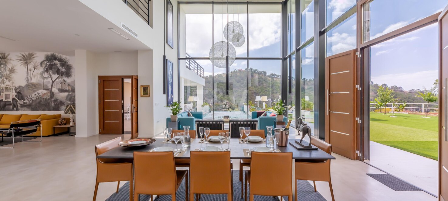 Außergewöhnliche moderne Villa mit Privatsphäre, Natur & Panoramablick