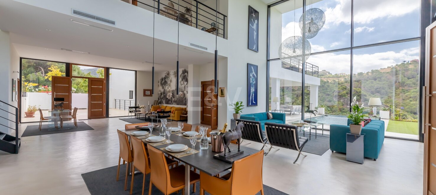 Außergewöhnliche moderne Villa mit Privatsphäre, Natur & Panoramablick