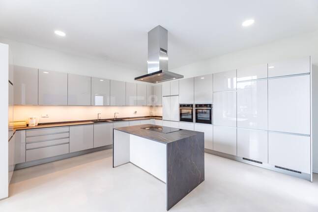 Exceptional Modern Villa with Privacy, Nature & Panoramic Views