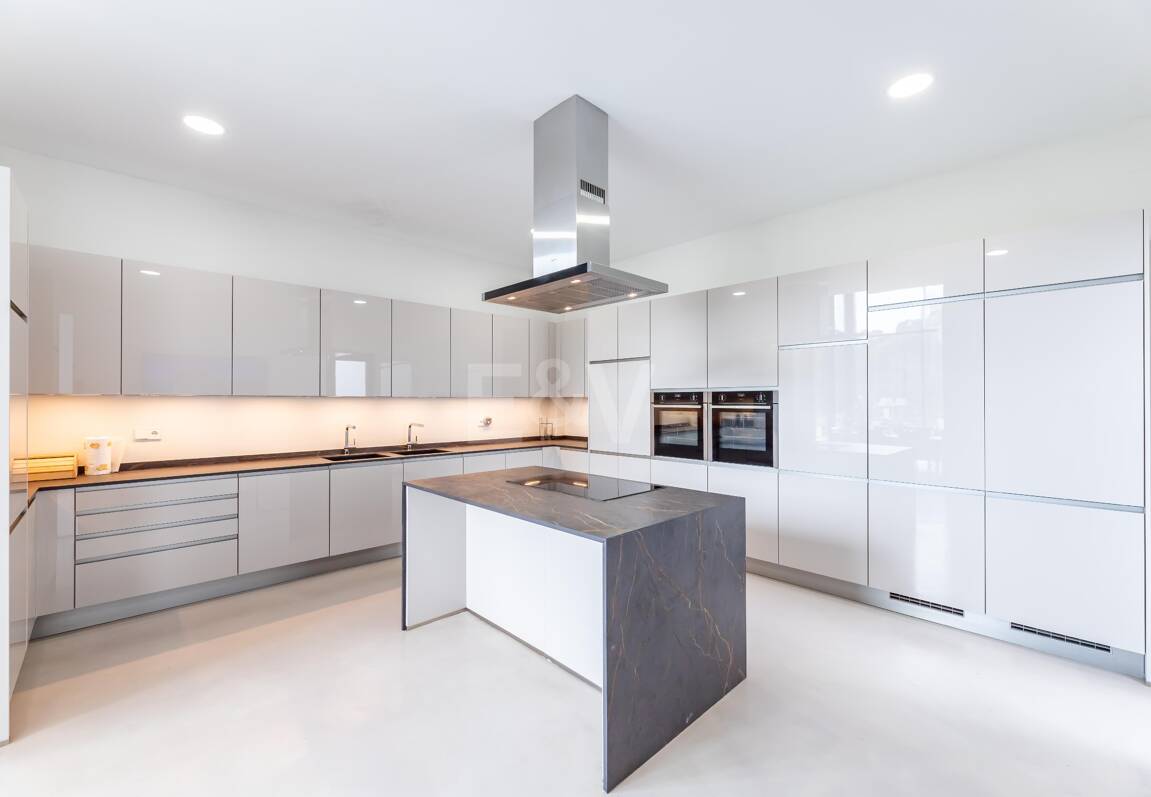 Exceptional Modern Villa with Privacy, Nature & Panoramic Views