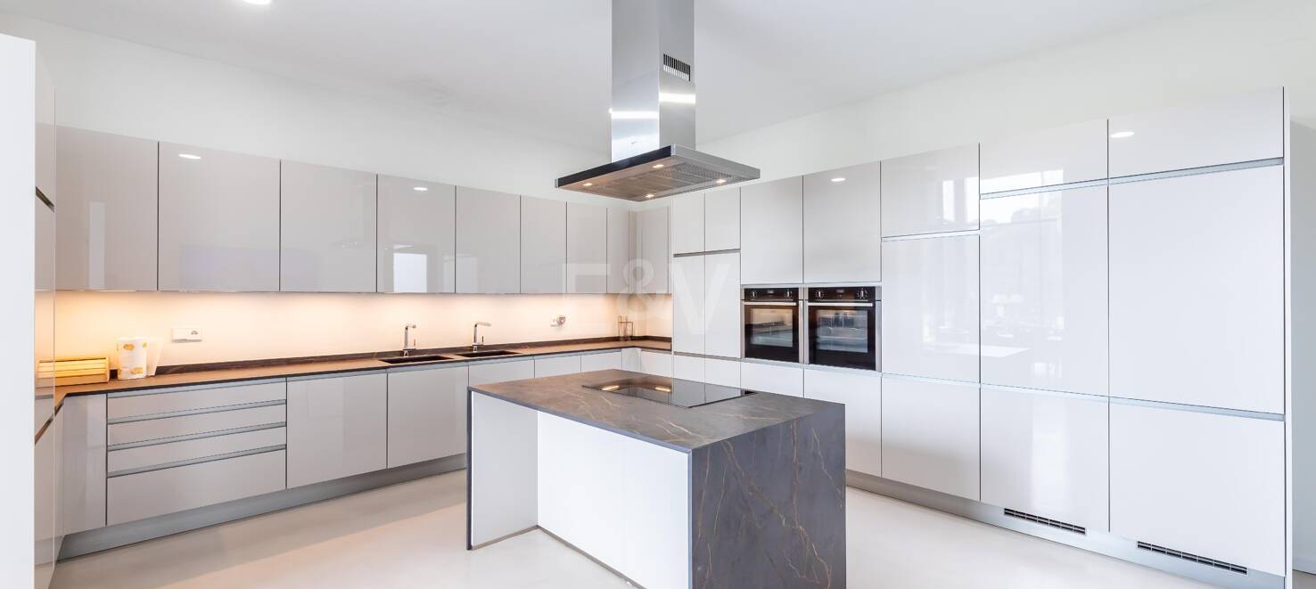 Exceptional Modern Villa with Privacy, Nature & Panoramic Views