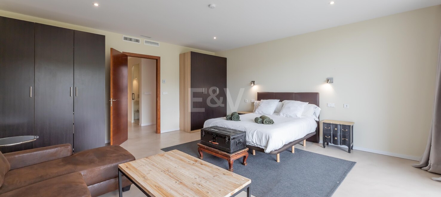 Außergewöhnliche moderne Villa mit Privatsphäre, Natur & Panoramablick
