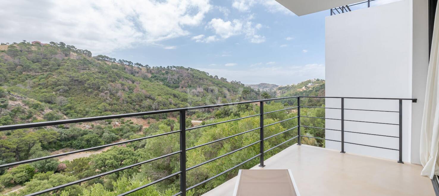 Exceptional Modern Villa with Privacy, Nature & Panoramic Views