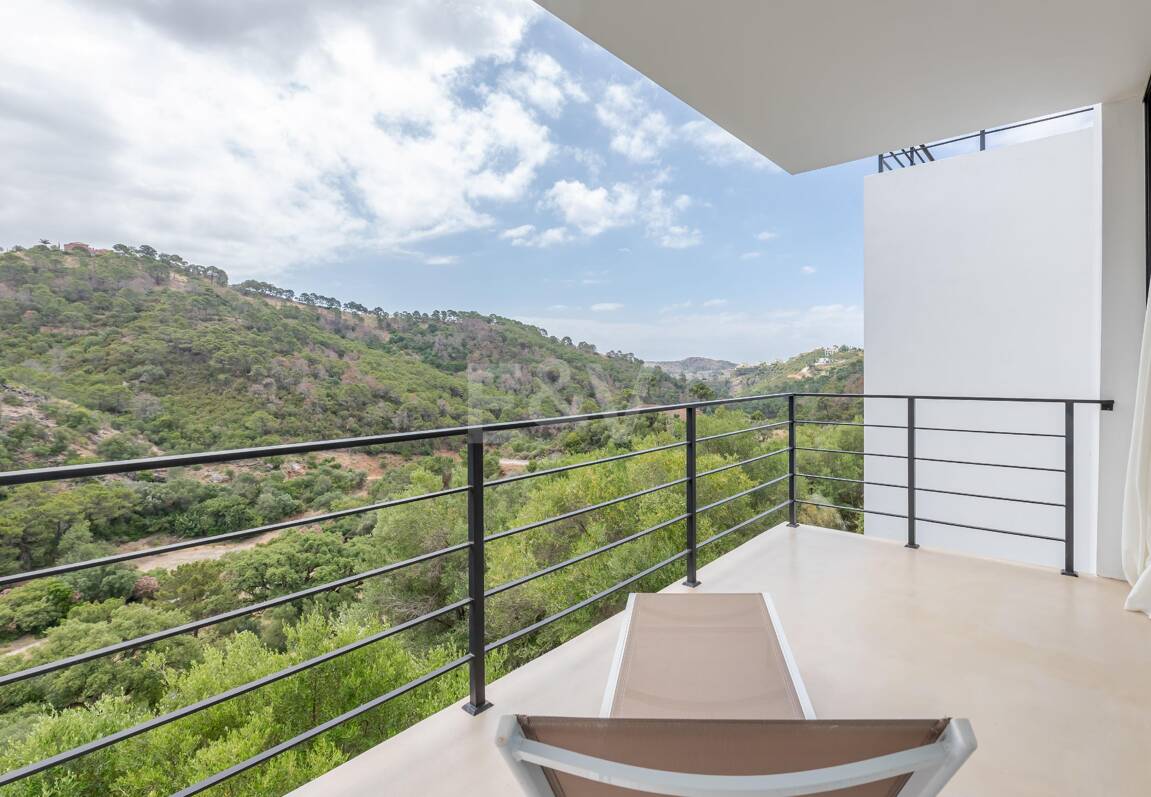 Exceptional Modern Villa with Privacy, Nature & Panoramic Views