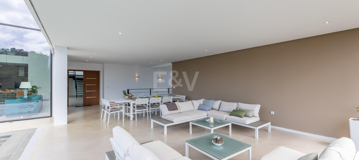 Außergewöhnliche moderne Villa mit Privatsphäre, Natur & Panoramablick