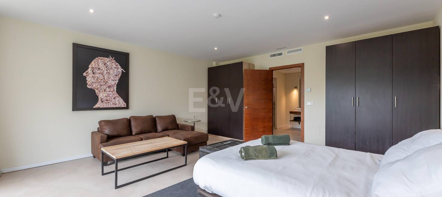 Exceptional Modern Villa with Privacy, Nature & Panoramic Views