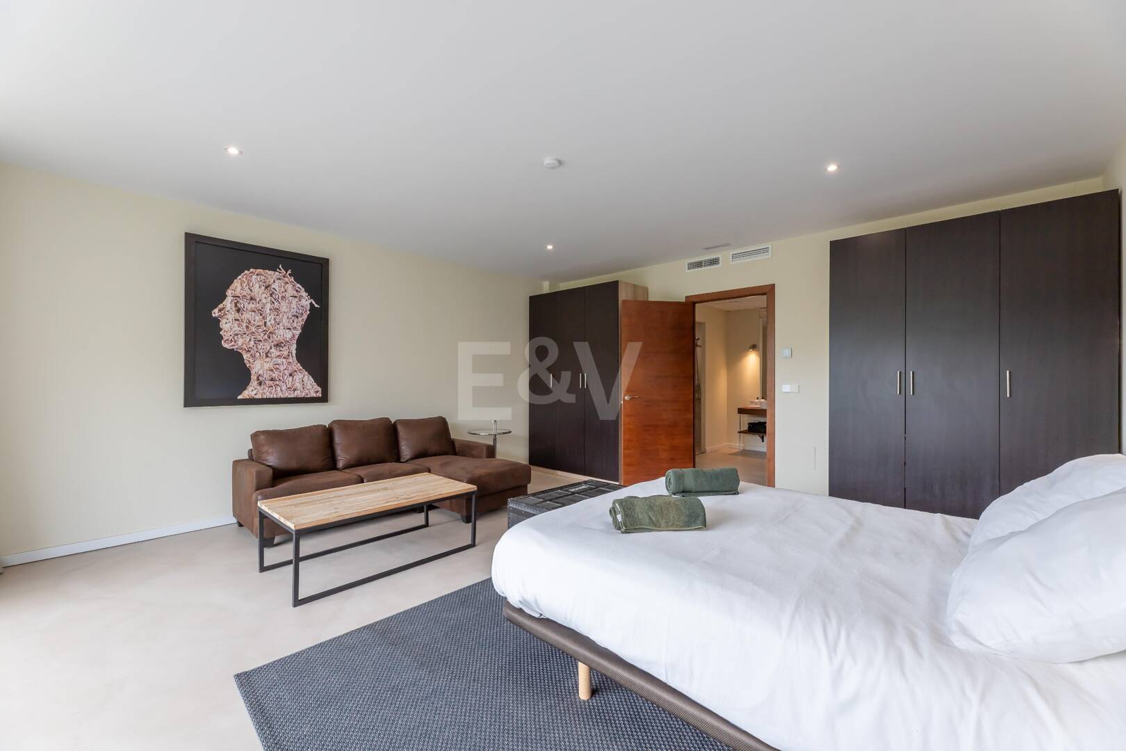 Exceptional Modern Villa with Privacy, Nature & Panoramic Views