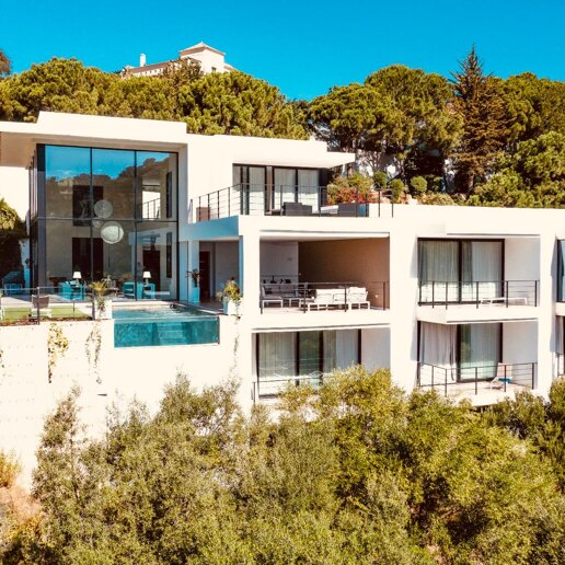 Außergewöhnliche moderne Villa mit Privatsphäre, Natur & Panoramablick
