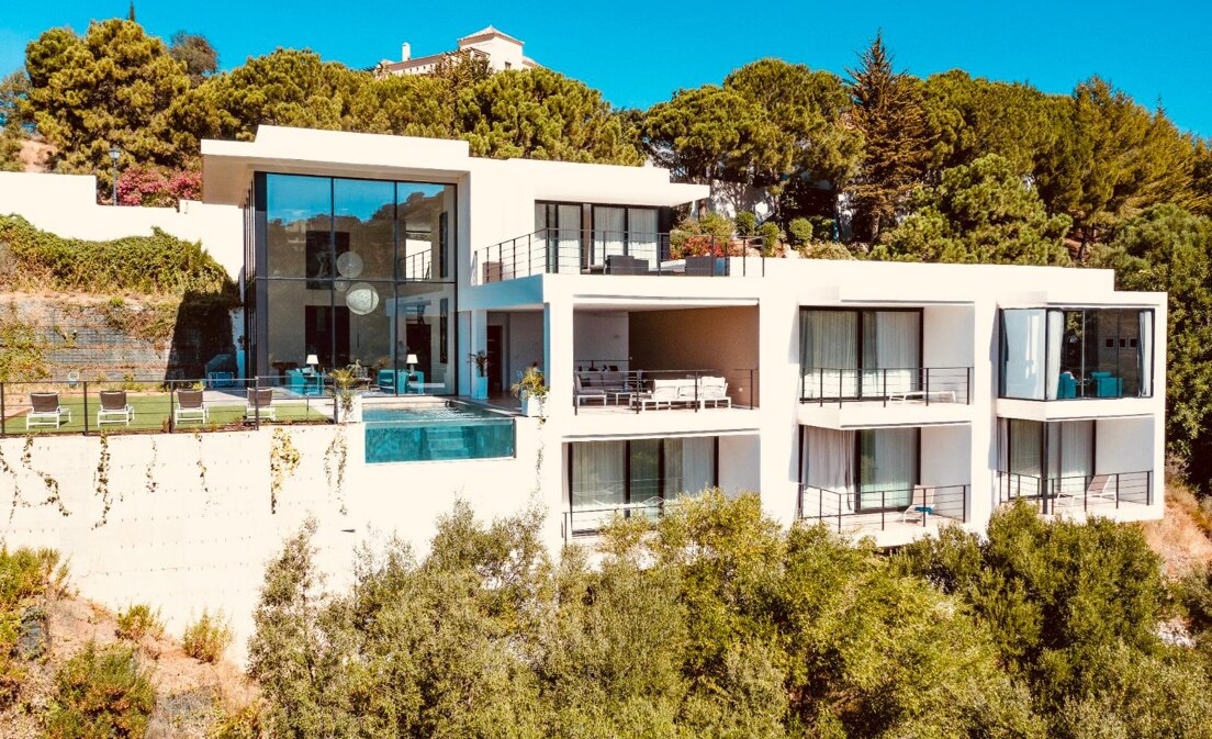 Außergewöhnliche moderne Villa mit Privatsphäre, Natur & Panoramablick