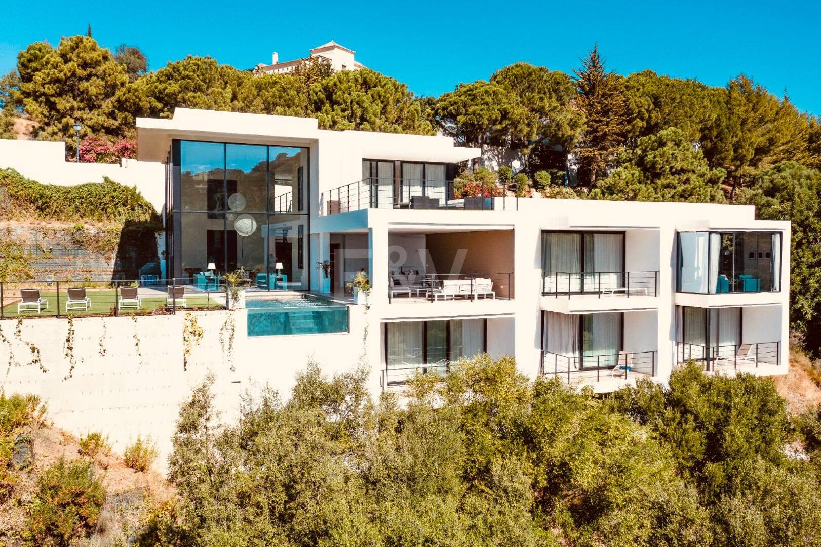 Excepcional villa moderna con privacidad, naturaleza y vistas panorámicas