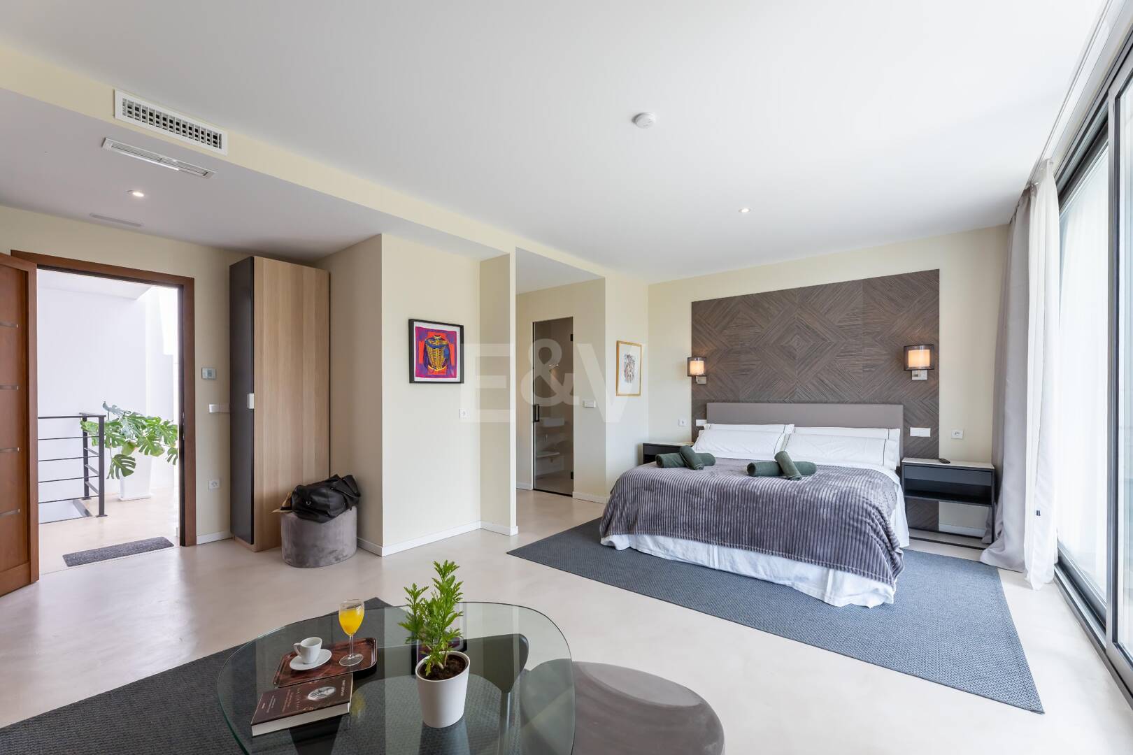 Exceptional Modern Villa with Privacy, Nature & Panoramic Views