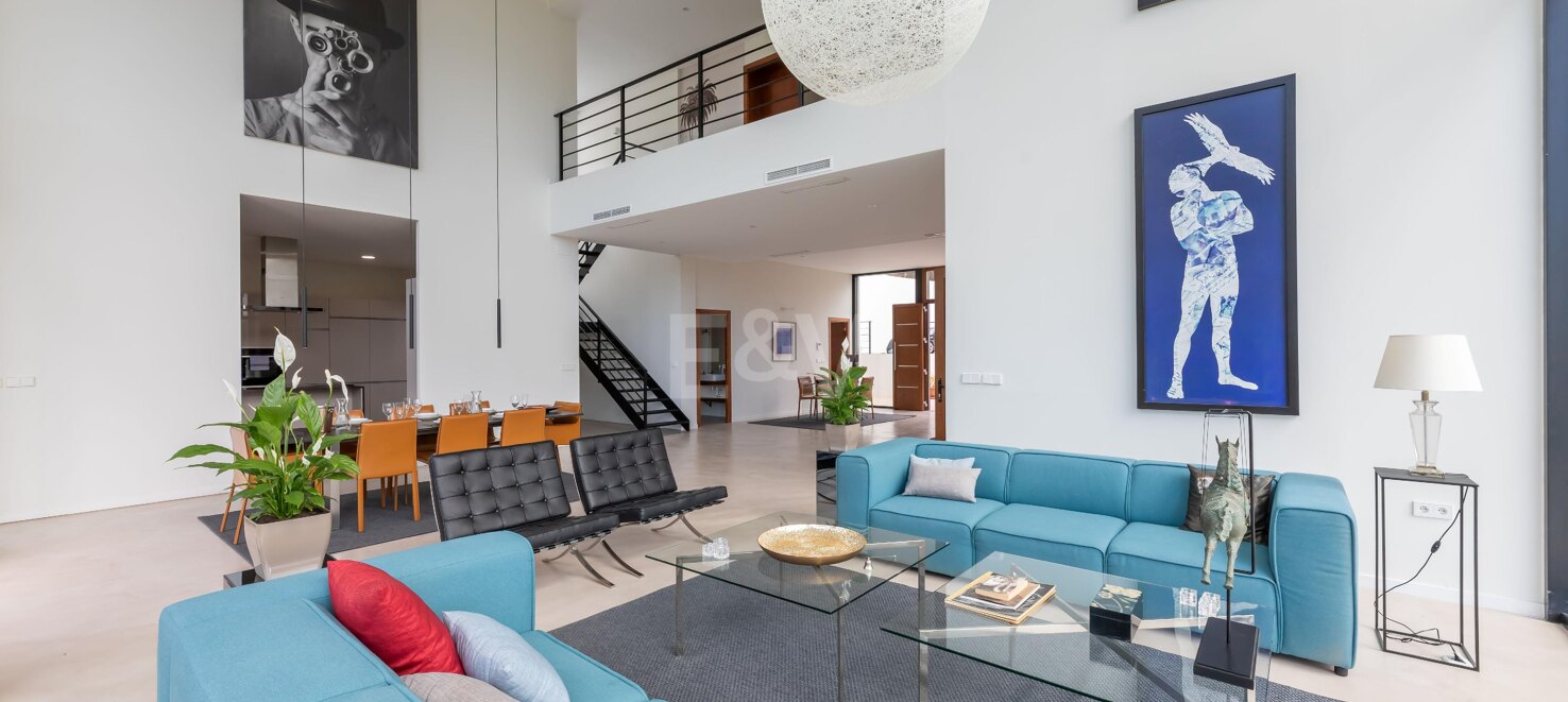Außergewöhnliche moderne Villa mit Privatsphäre, Natur & Panoramablick