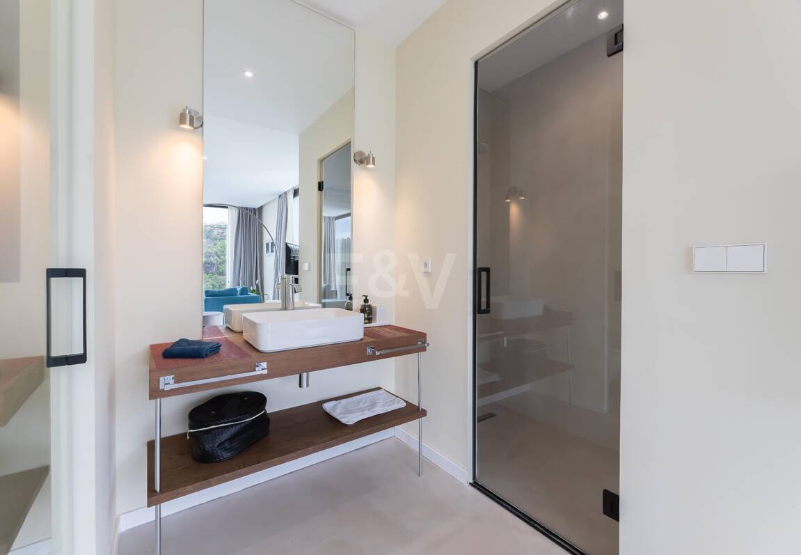 Exceptional Modern Villa with Privacy, Nature & Panoramic Views