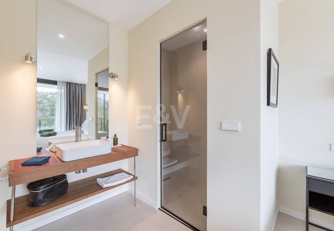 Exceptional Modern Villa with Privacy, Nature & Panoramic Views