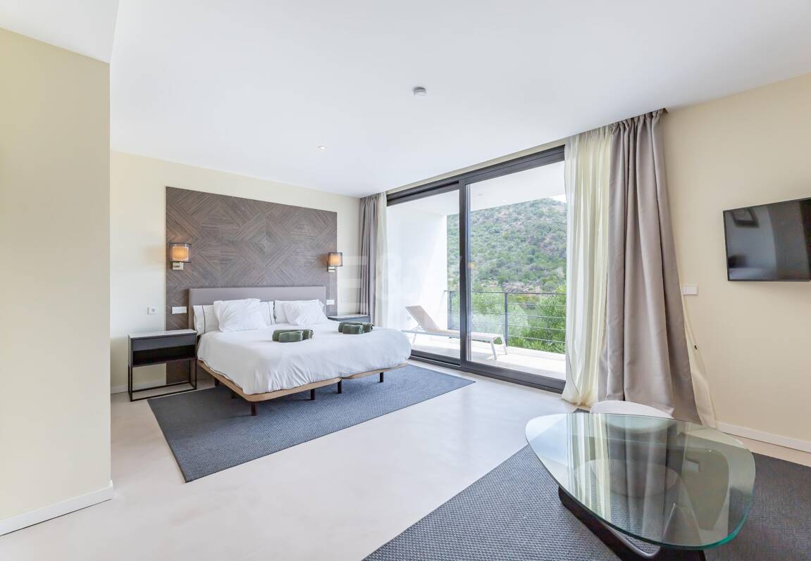 Exceptional Modern Villa with Privacy, Nature & Panoramic Views