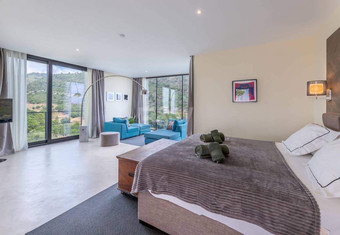 Exceptional Modern Villa with Privacy, Nature & Panoramic Views