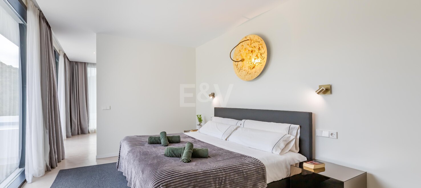 Außergewöhnliche moderne Villa mit Privatsphäre, Natur & Panoramablick