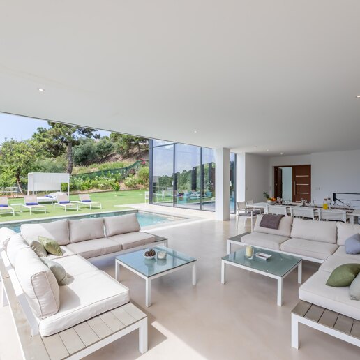 Außergewöhnliche moderne Villa mit Privatsphäre, Natur & Panoramablick
