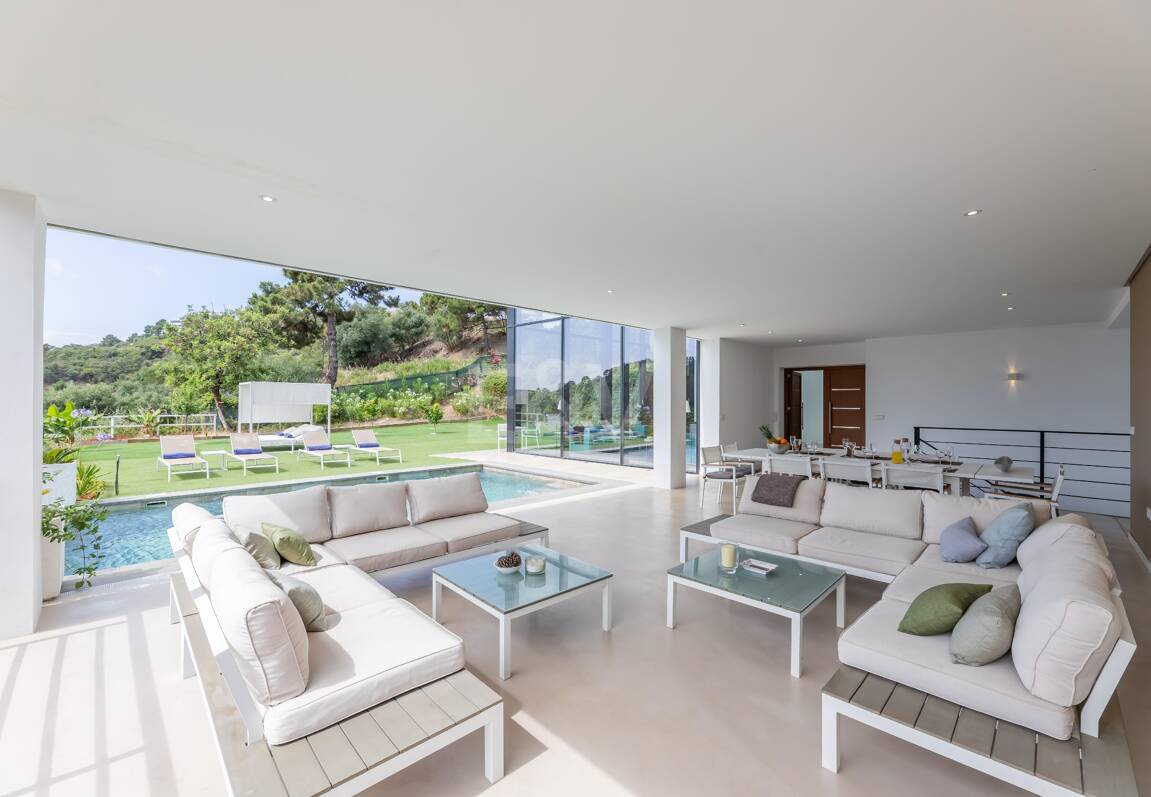 Exceptional Modern Villa with Privacy, Nature & Panoramic Views