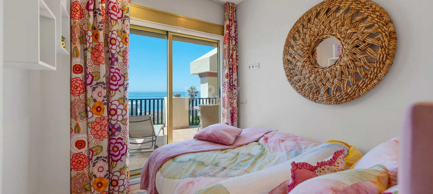 Exklusiv Beachfront Lägenhet med fantastiskt Medelhav Utsikt