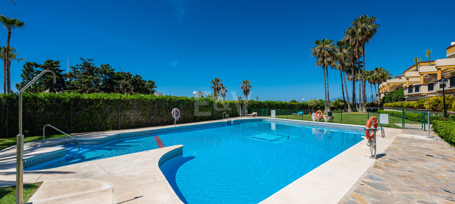 Exklusiv Beachfront Lägenhet med fantastiskt Medelhav Utsikt